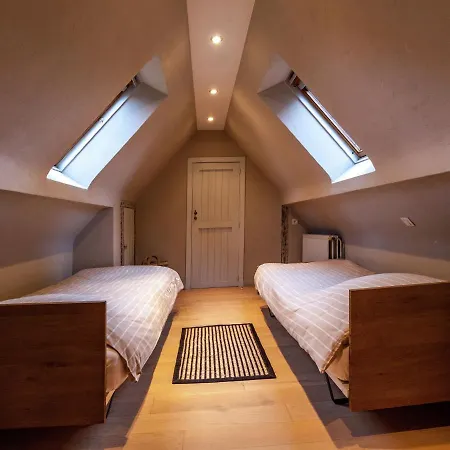 Semesterbostad Luxurious Villa Near The Beach