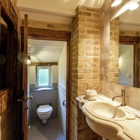 Semesterbostad Luxurious Villa Near The Beach